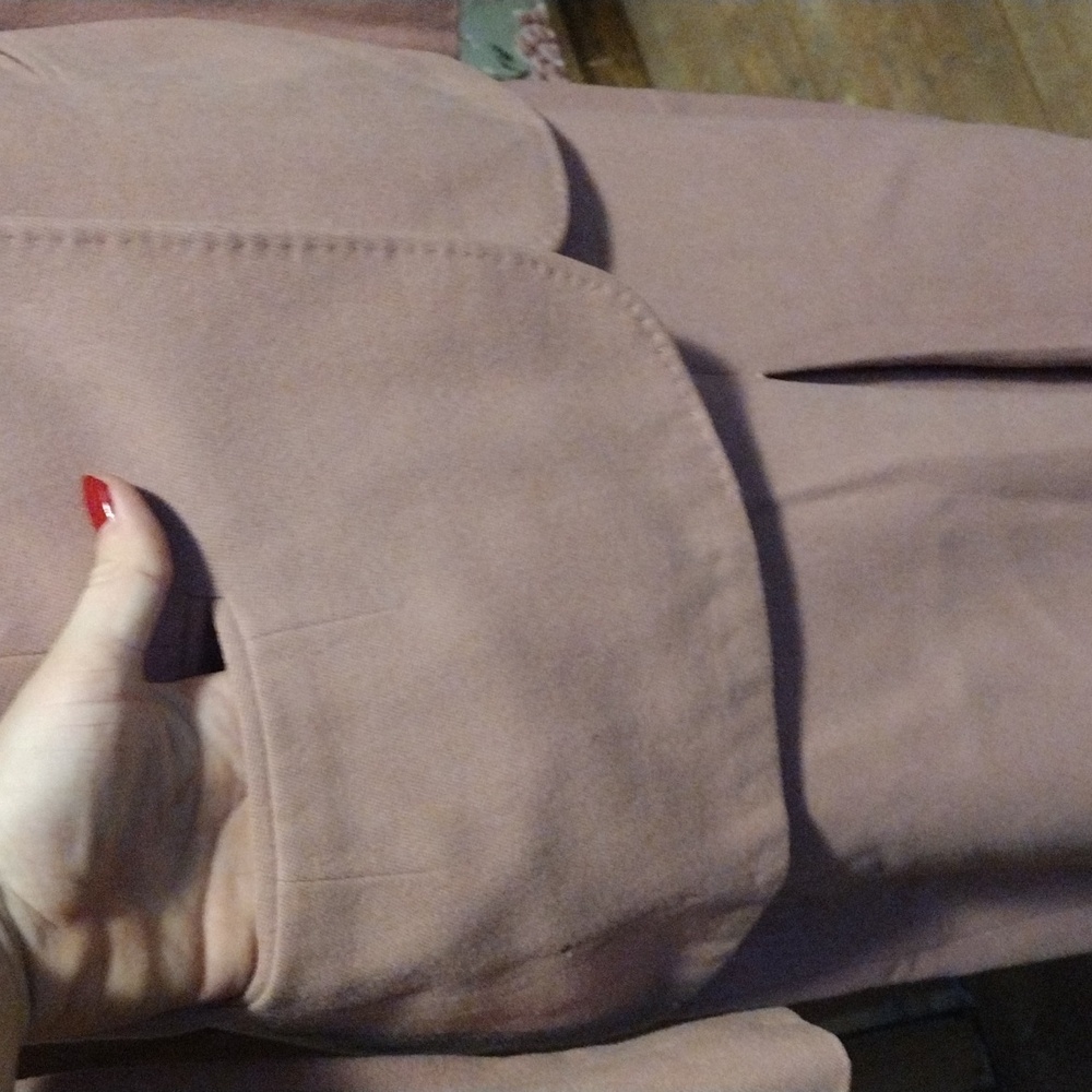 1940s Pink Wool Suit - Picture 3 of 8